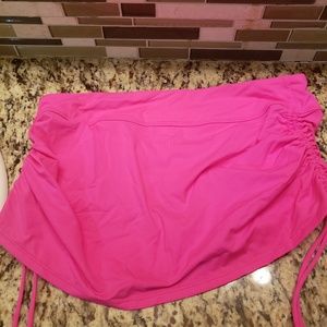 Like new Athleta swimsuit skirt cover size Medium
